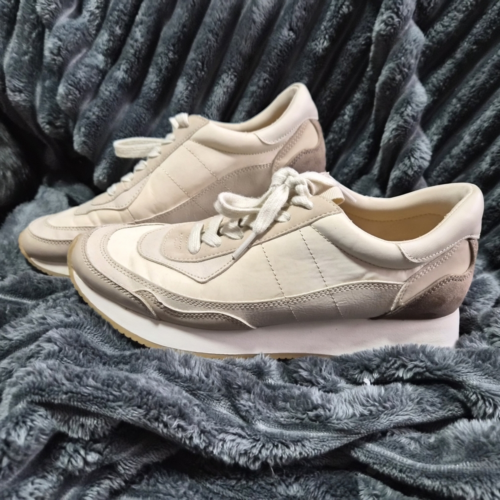 Universal Thread JoJo Platform Sneakers Retro Jogger Cream Tan Gum Sole Sz 8.5